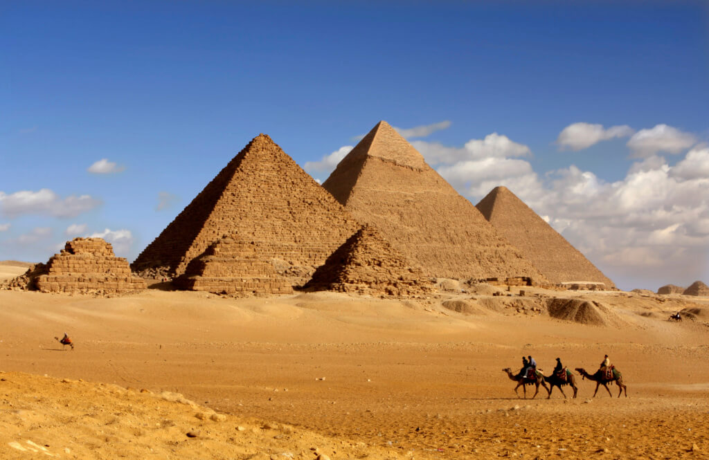 A camello por Giza - Sueños viajeros