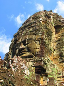El templo de Bayon tiene mas de 200 caras talladas de buda. Un sueño viajero. Camboya.