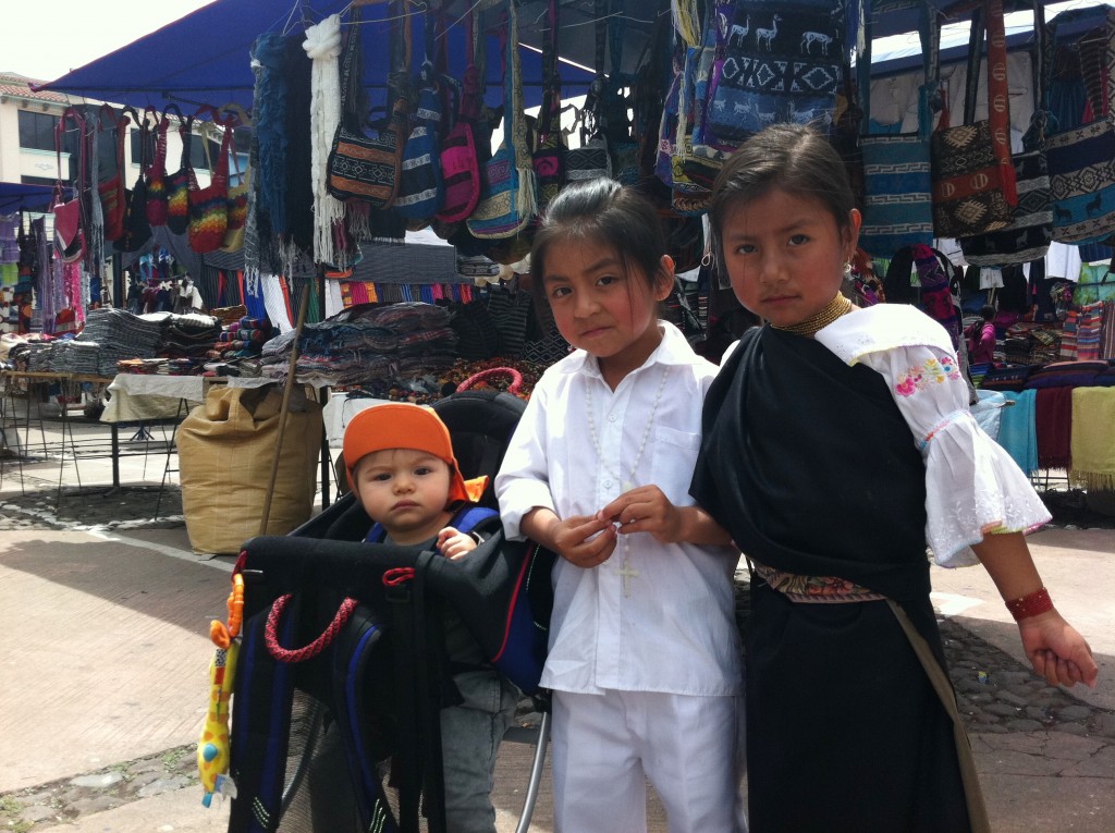 Niños en el Mercado de Otavalo