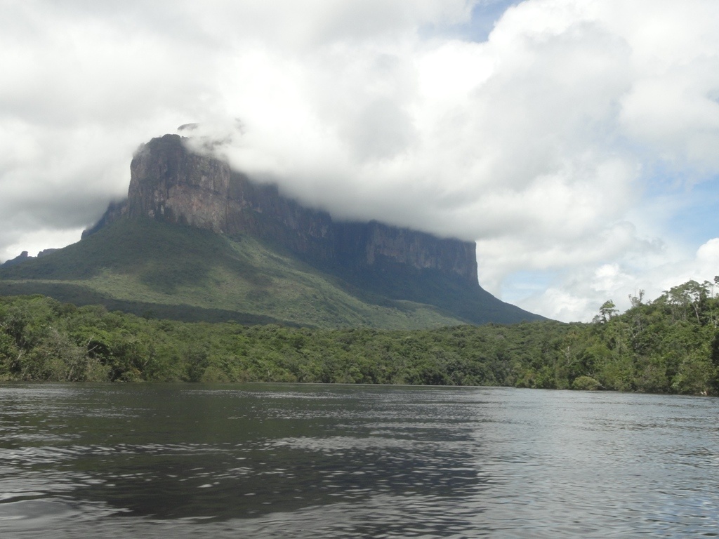 Tepuy en el Parque Nacional Canaima, Venezuela