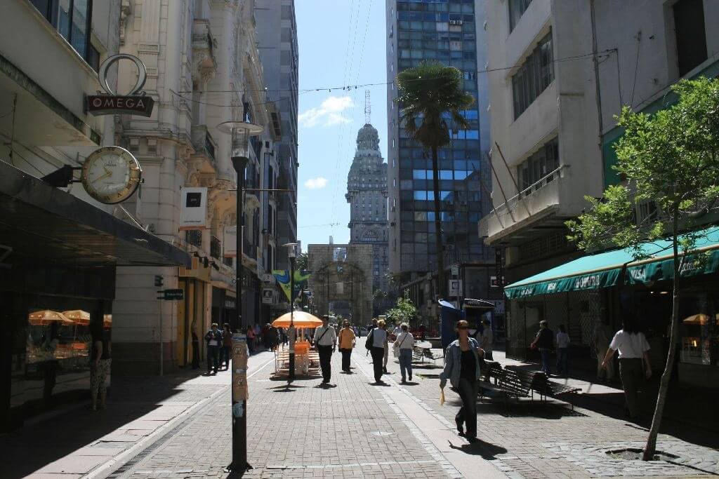 Peatonal Sarandi, Montevideo, Uruguay