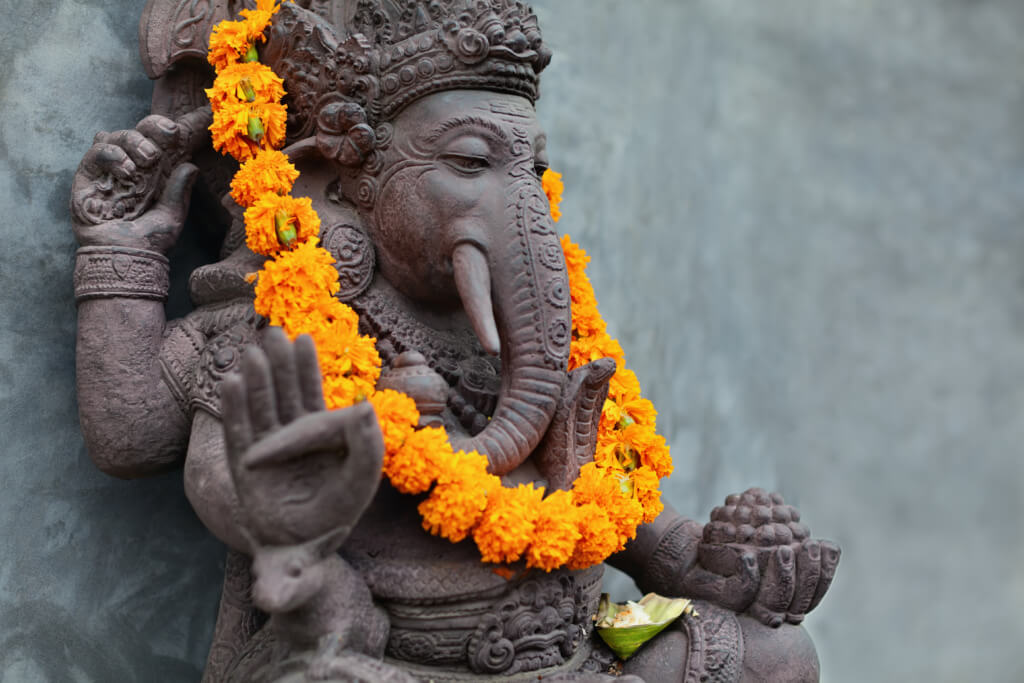 Ganesha es uno de los dioses más conocidos y adorados del hinduismo - Sueños Viajeros